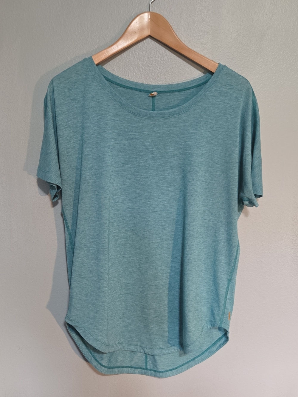 Women's LUCY Relaxed Crewneck Top in Teal In Size M/L